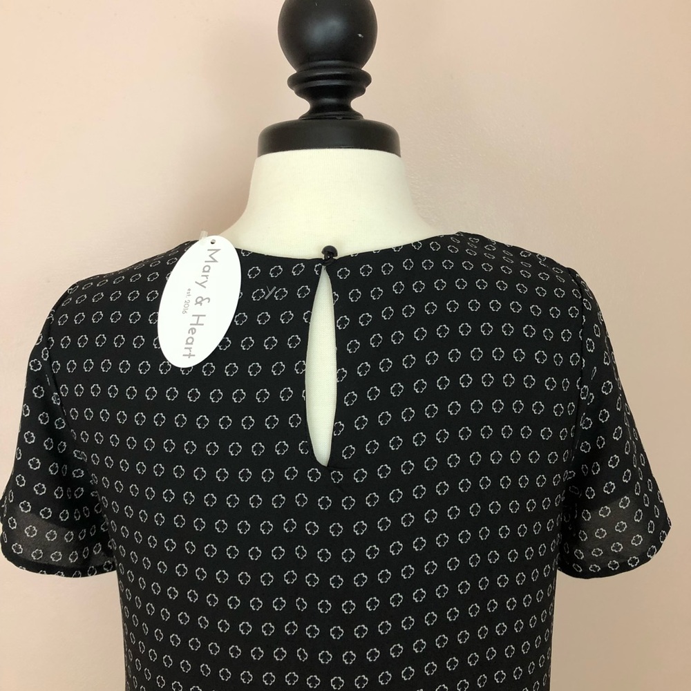 Black Floral Print Short Sleeve Dress - Picture 6 of 8